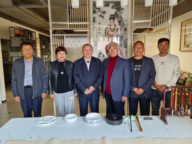 <strong>刘松林到我市调研张伯驹文化研究工</strong>